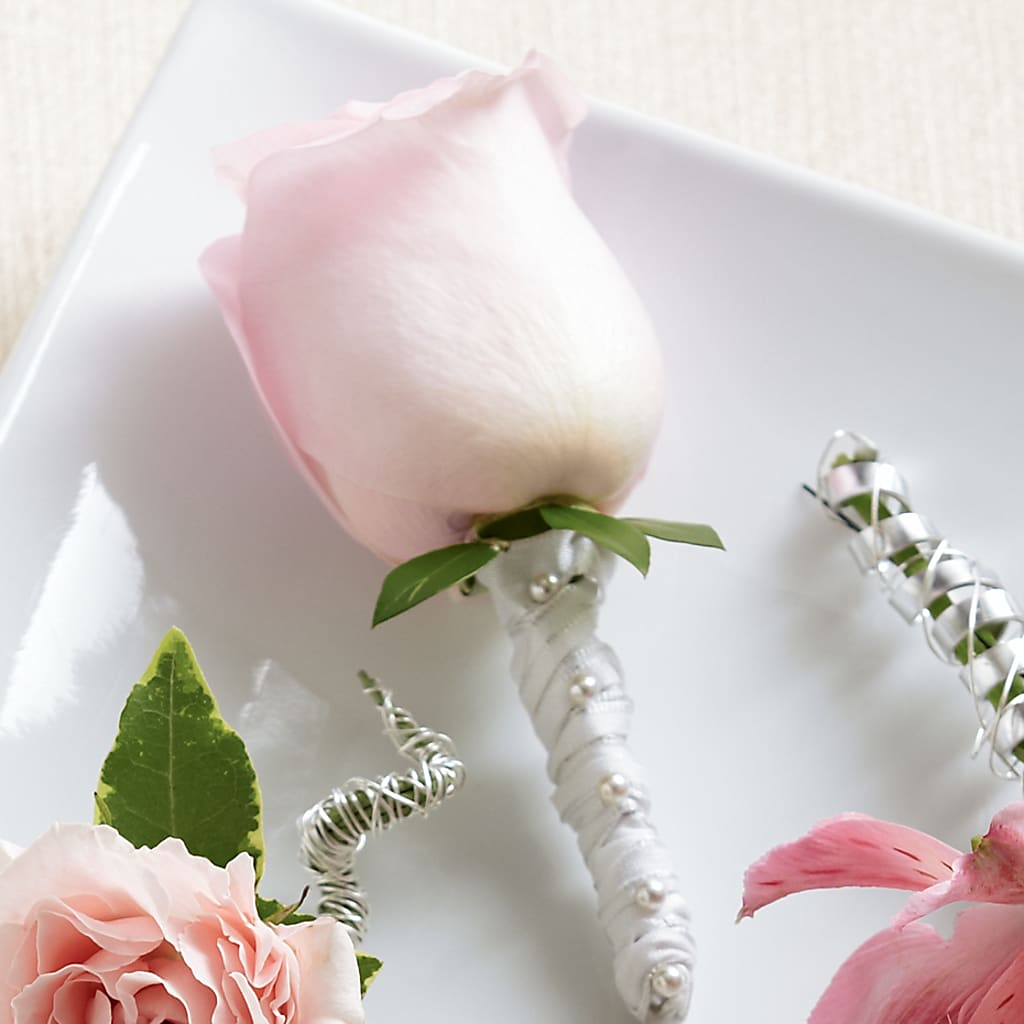 Pink Rose Boutonniere – The Happy Florist, Sanford FL