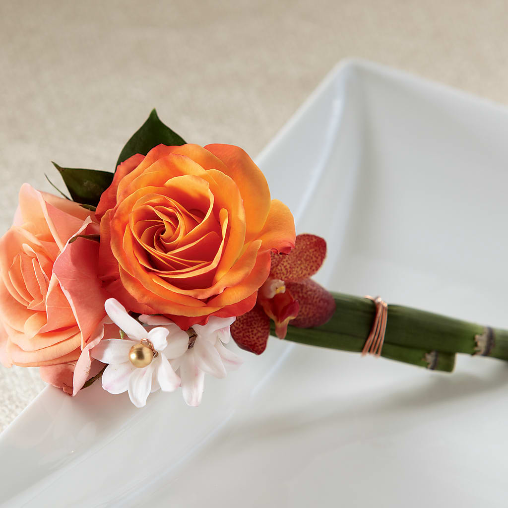 Sunset Dream Boutonniere – The Happy Florist, Sanford FL