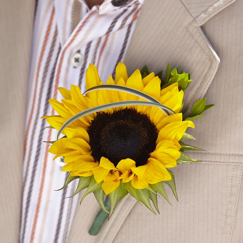 Free Spirit Boutonniere – The Happy Florist, Sanford FL