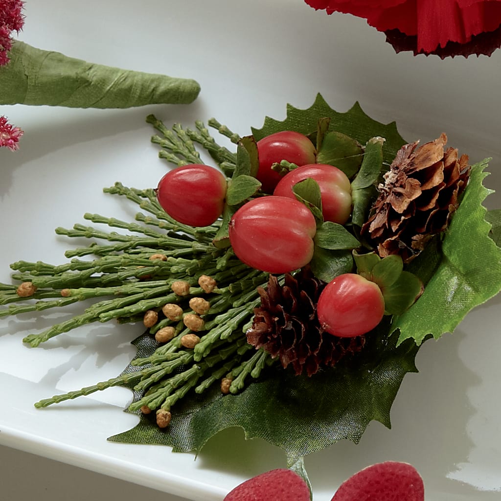 Red Berry Boutonniere – The Happy Florist, Sanford FL