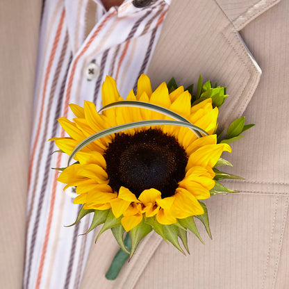 Free Spirit Boutonniere –  The Happy Florist, Sanford FL